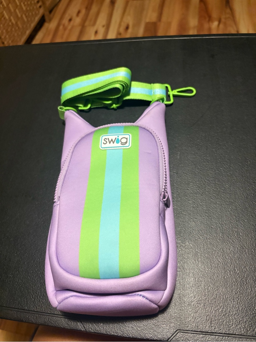 Swig Life Miss Independence versatile water bottle sling holder / NEW